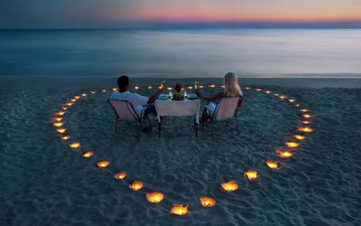 красивейшие пары романтичные Стоковое Фото - изображение насчитывающей  влюбленность, океан: 54365394