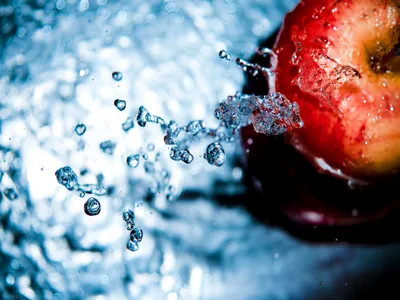 Скачать обои вода, фрукты, яблоки, water, fruit разрешение 2048x1536 #3476