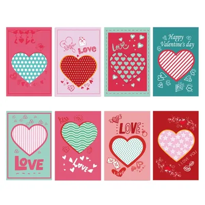 Бумажные открытки и декоративные сердечки на деревянном фоне :: Стоковая  фотография :: Pixel-Shot Studio