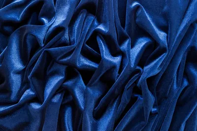 Темно-синий цвет: особенности и сочетания в одежде и интерьере
