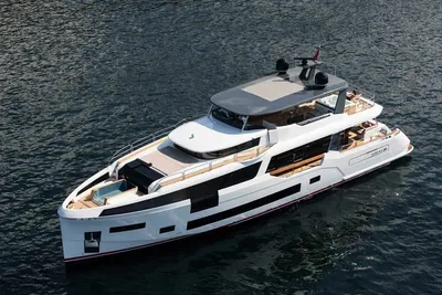 Sirena Yachts, Superyachts and Luxury Yachts / Sirena Yachts