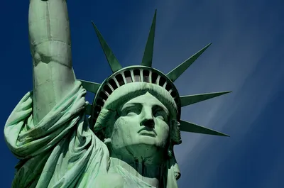 Статуя Свободы в Нью-Йорке - знаменитый монумент в США: билеты на паром