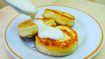 7 супер рецептов сырников для завтрака и как превратить их в салат,  запеканку и бургер — читать на Gastronom.ru