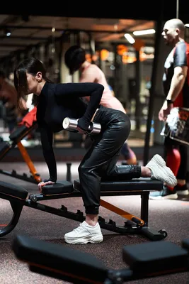 Упражнения на спину в тренажерном зале для новичков и профессионалов без  травм | Блог Spirit. Fitness