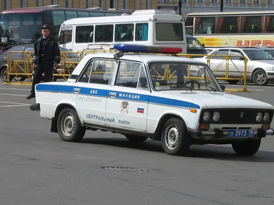 File:VAZ-2106 police car in Saint Petersburg, Russia.jpg - Wikipedia
