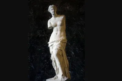 Что держала в руках Венера Милосская? — самые интересные гипотезы