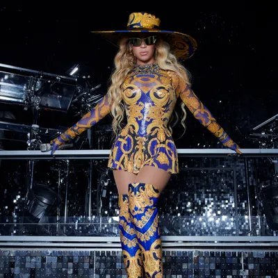 Beyoncé Got Into Her Virgo Groove With Help From Versace | Vogue