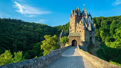 Эльц - самый аутентичный средневековый замок Германии – DW – 03.06.2022