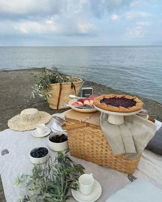 Завтрак в кафе у моря» — создано в Шедевруме