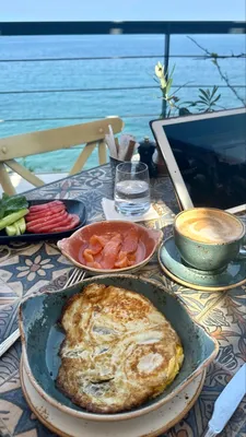 Завтрак с видом на море - 75 фото