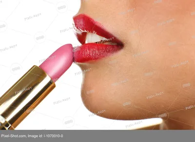 Красивые женские губы с помадой, крупный план :: Стоковая фотография ::  Pixel-Shot Studio