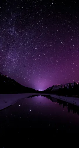 Природа 4К Обои на телефон озеро со звездным небом над ним
