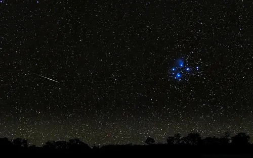 Звездное Небо Обои на телефон звездное ночное небо с реактивным следом