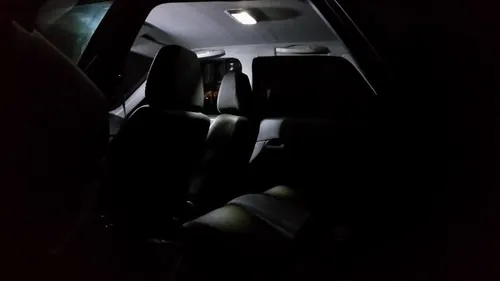 Приора Обои на телефон человек, сидящий в машине