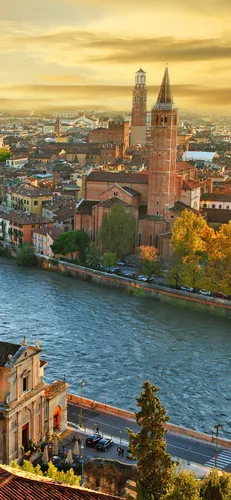 Италия Обои на телефон город с протекающей через него рекой