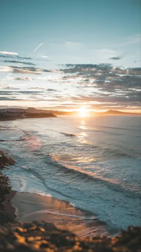 Море Обои на телефон пляж с водоемом и закатом