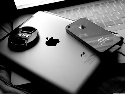 Apple Обои на телефон мобильный телефон рядом с ноутбуком