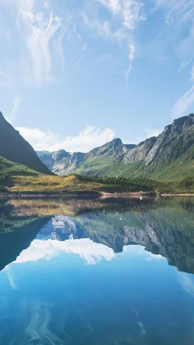 Норвегия Обои на телефон озеро с горами на заднем плане