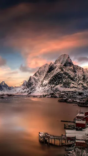 Норвегия Обои на телефон снежная гора рядом с озером