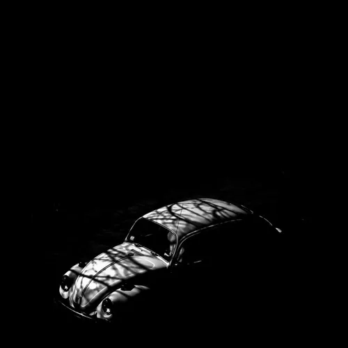 Черный Фон С Надписью Обои на телефон черно-белое изображение автомобиля