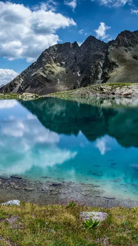 Швейцария Обои на телефон водоем с горами на заднем плане