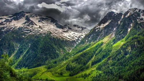 Швейцария Обои на телефон долина между горами с облаками