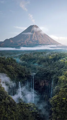 Красивые Природа Обои на телефон гора с водопадом