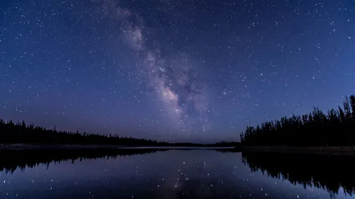 Звездное Небо Hd Обои на телефон озеро с деревьями и звездами в небе