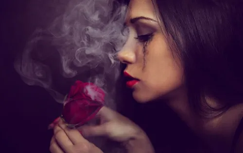 На Аву Картинки женщина, пахнущая розой