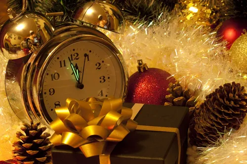 Новогодние Картинки часы и некоторые украшения