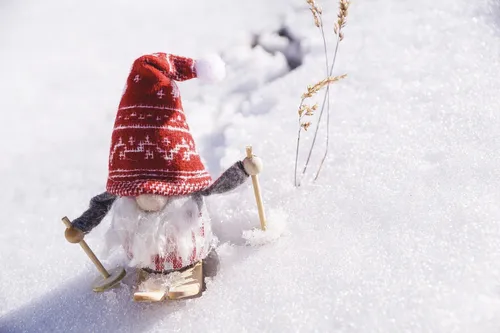 Старый Новый Год Картинки снеговик в шляпе и трости