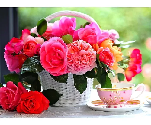 Красивые Цветы Картинки чашка чая рядом с букетом цветов