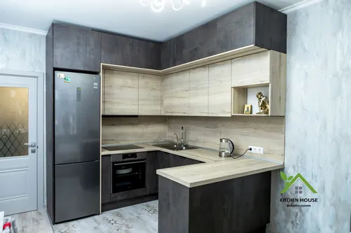 Кухни Фото кухня с деревянными шкафами