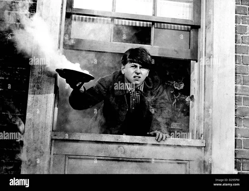 Микки Руни, Эдисона Фото человек, высунувшийся из окна