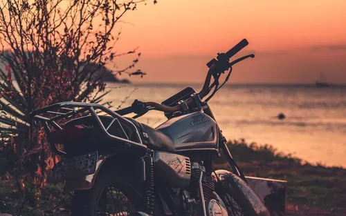 Эстетика Фото мотоцикл, припаркованный на пляже