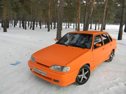 Ваз Обои на телефон оранжевый автомобиль, припаркованный в снегу