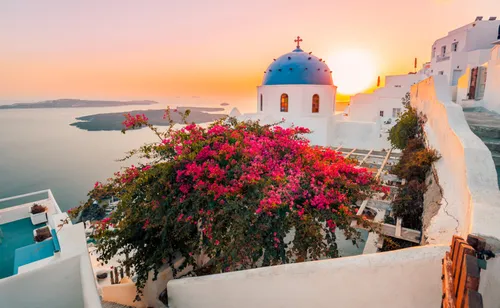 Греция Обои на телефон здание с голубым куполом и розовыми цветами на крыше
