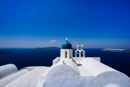 Греция Обои на телефон белое здание на заснеженном холме