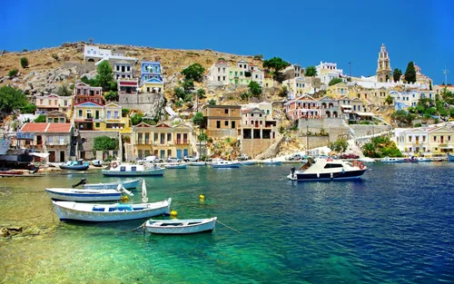 Греция Обои на телефон лодки в воде с Сими на заднем плане