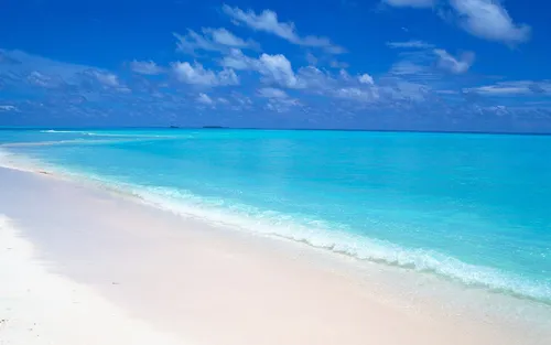 Мальдивы Фото пляж с чистой голубой водой