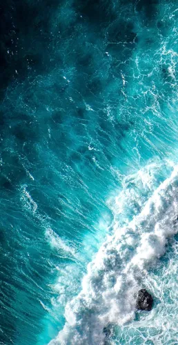 Цвета Морской Волны Обои на телефон человек, плавающий в большом водоеме