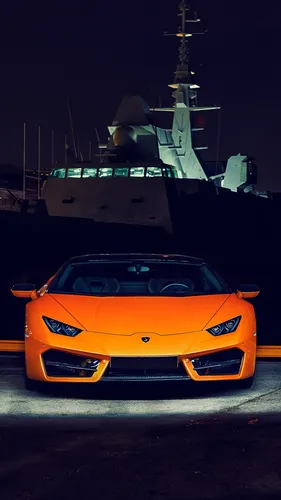 Lamborghini Huracan Обои на телефон автомобиль, припаркованный ночью перед большим кораблем