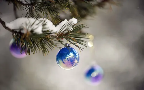 Лучшие Новогодние Обои на телефон синий шар из дерева