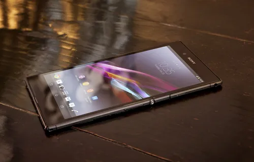 Sony Xperia Обои на телефон мобильный телефон на столе