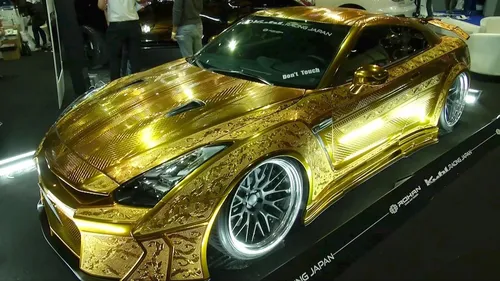 Машина Фото блестящий золотой спортивный автомобиль