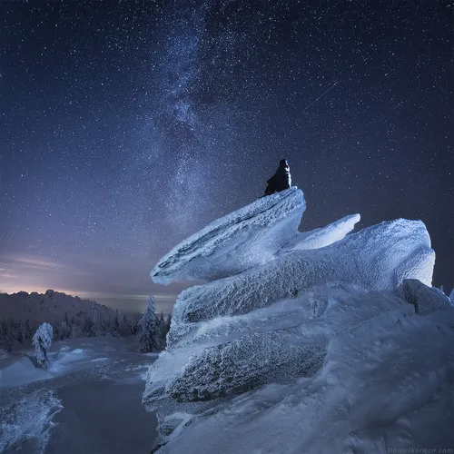 Красивые Фото снежная гора с человеком на ней