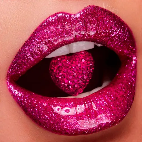 Губ Фото крупным планом губ человека розовой помадой