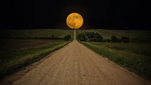На Рабочий Стол Фото грунтовая дорога с полной луной в небе