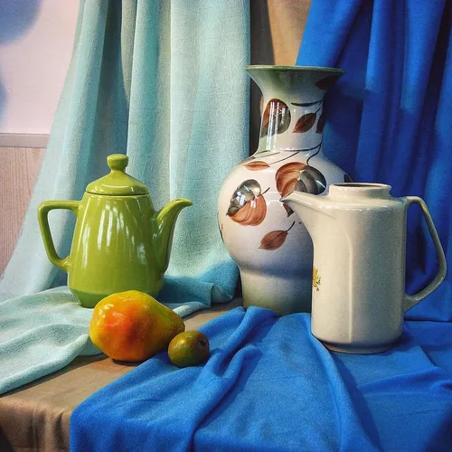 Натюрморт Фото чайник и чайник на кровати