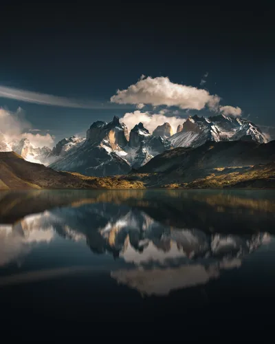 Горы Обои на телефон гора, отраженная в воде
